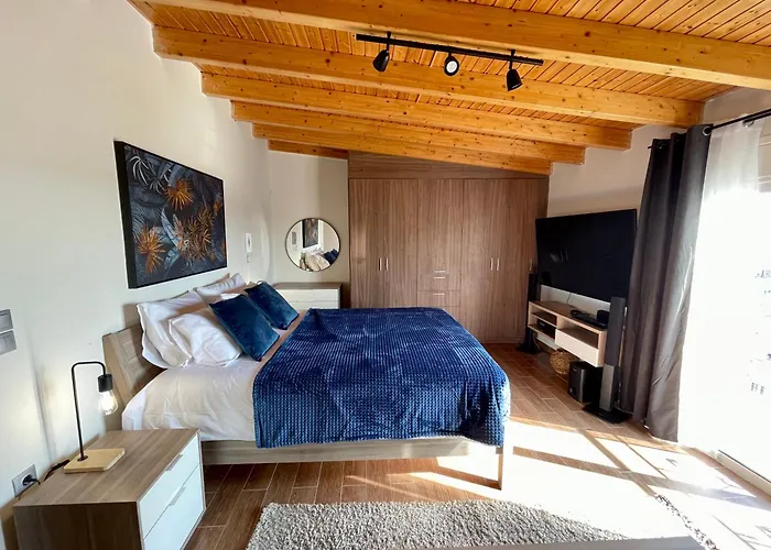 Deluxe Apartment With Sea View